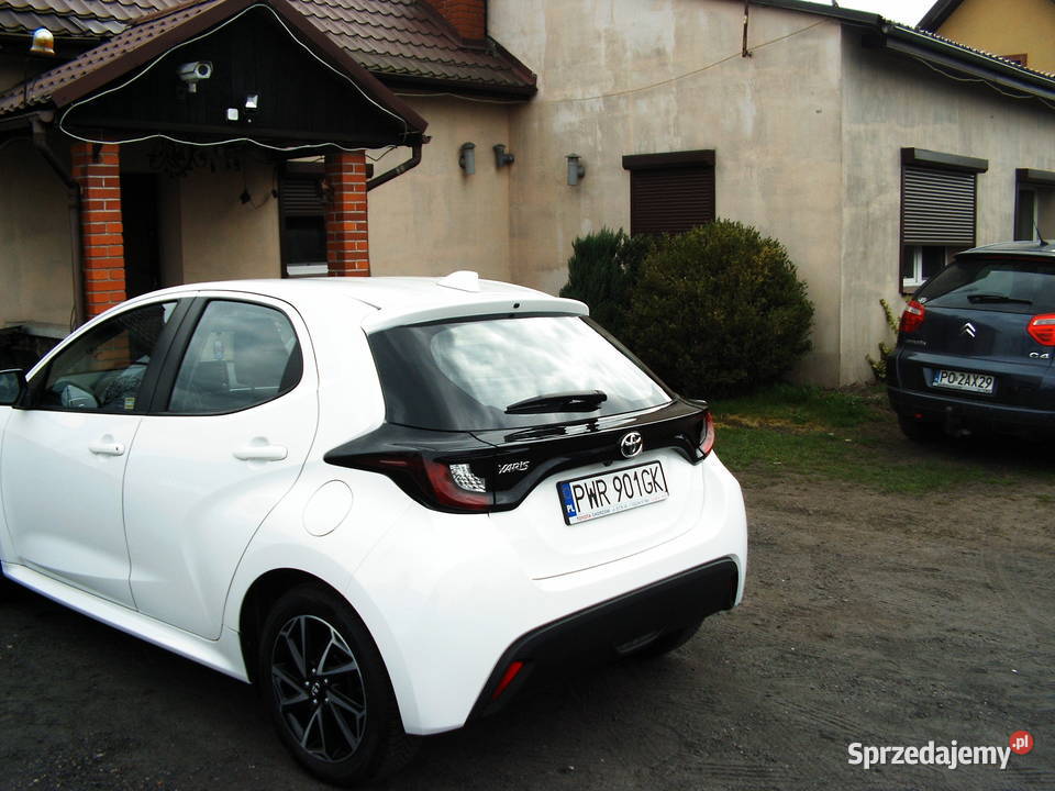 Toytoa Yaris 15 Etylina 2022 r Września