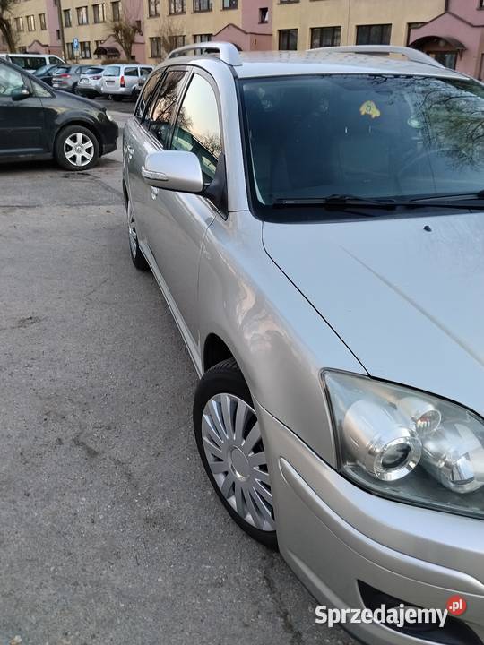 Sprzedam Toyotę Avensis t25 Poliftowa 2008r D4D manualna