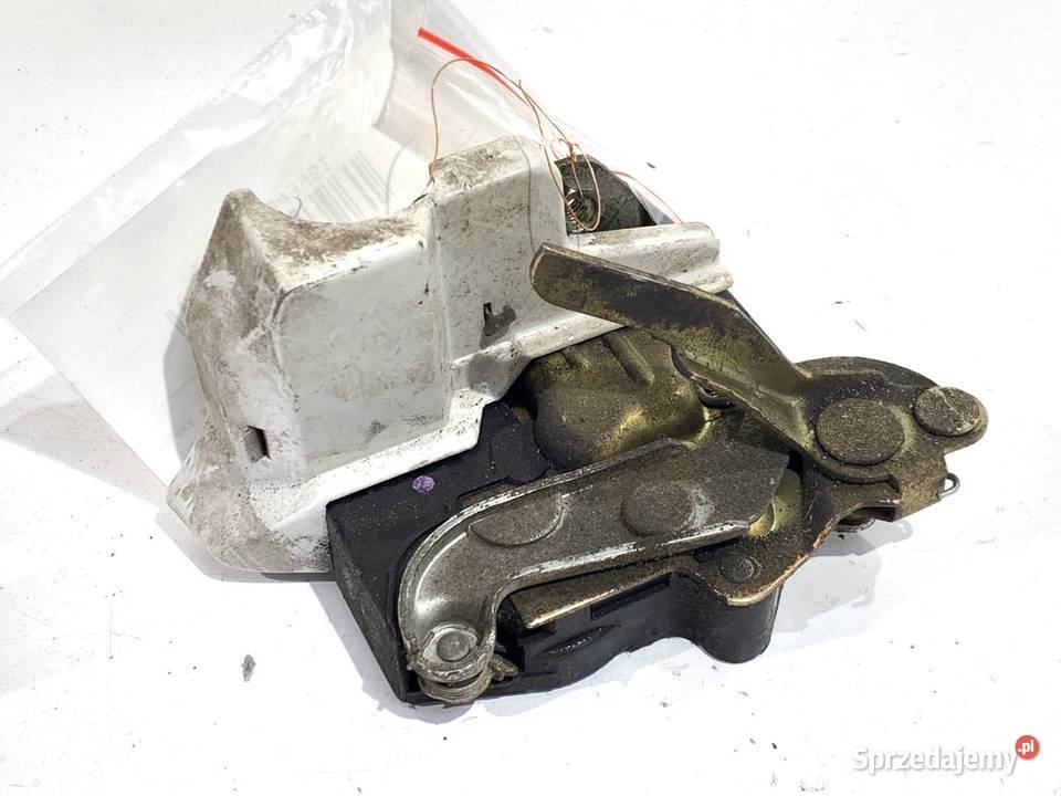 ZAMEK DRZWI PRAWY TYŁ MERCEDES W201