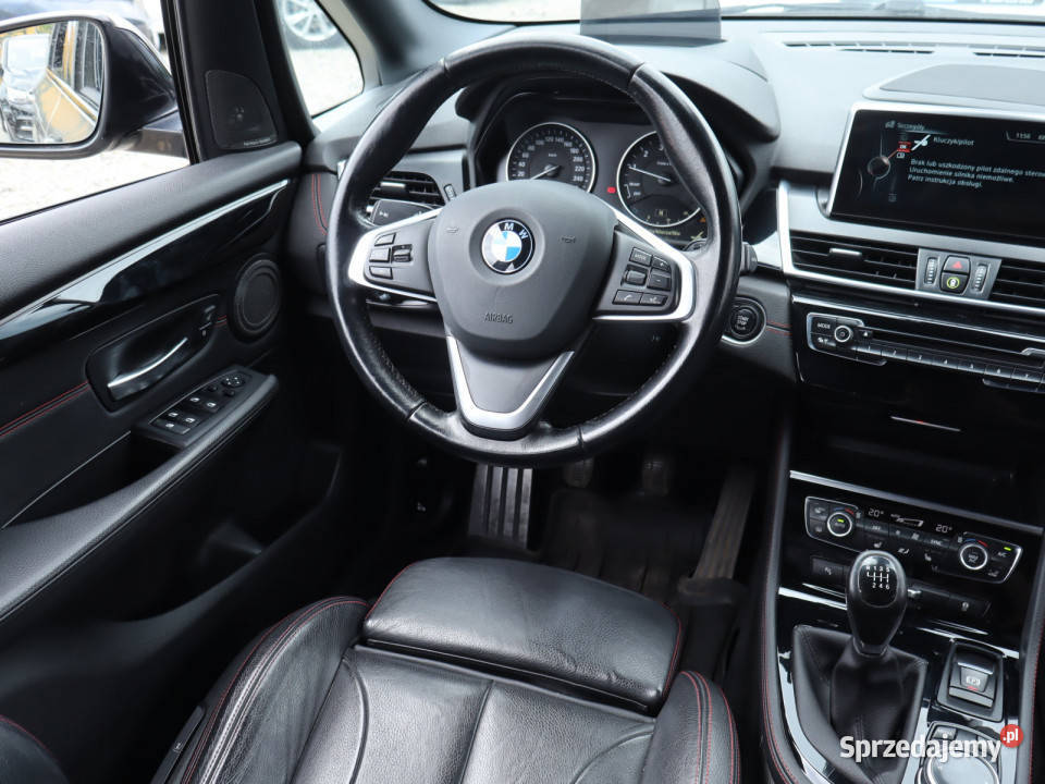 BMW 2 Active Tourer 218i Active Tourer wielofunkcyjna kierownica