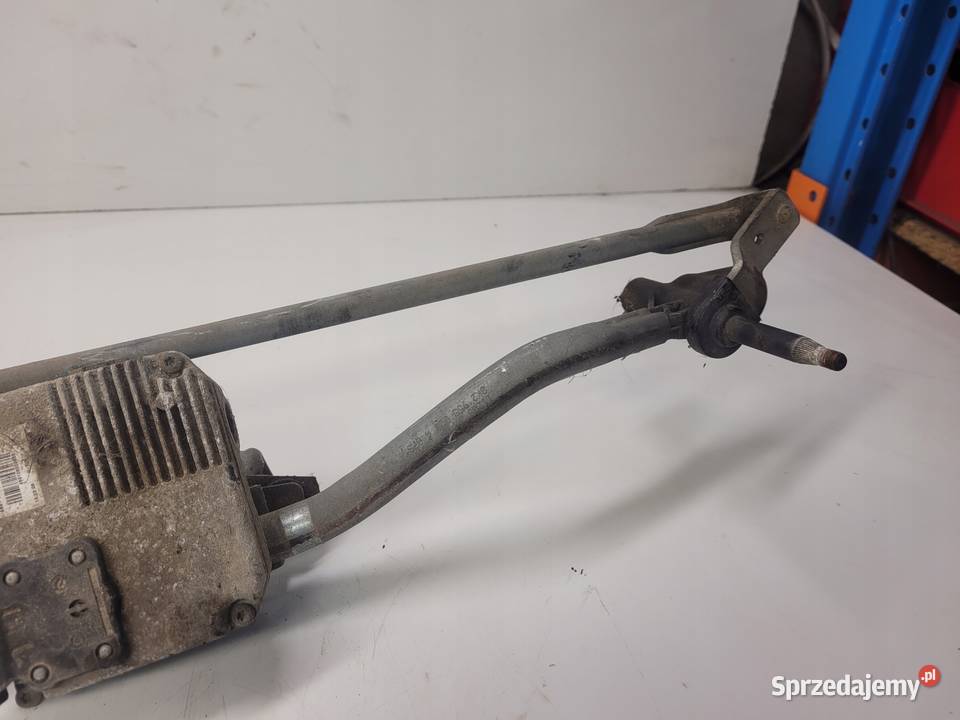 SILNICZEK WYCIERACZEK AUDI A4 B8 A5 8K2955119 Przystajń