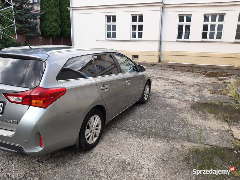 Toyota Auris II 18 2 hybrid kombi wersja presige Paczków sprzedam