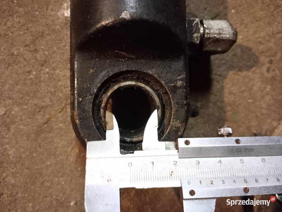 Sprzedam siłowniki hydrauliczne do tura 12 Chodzież