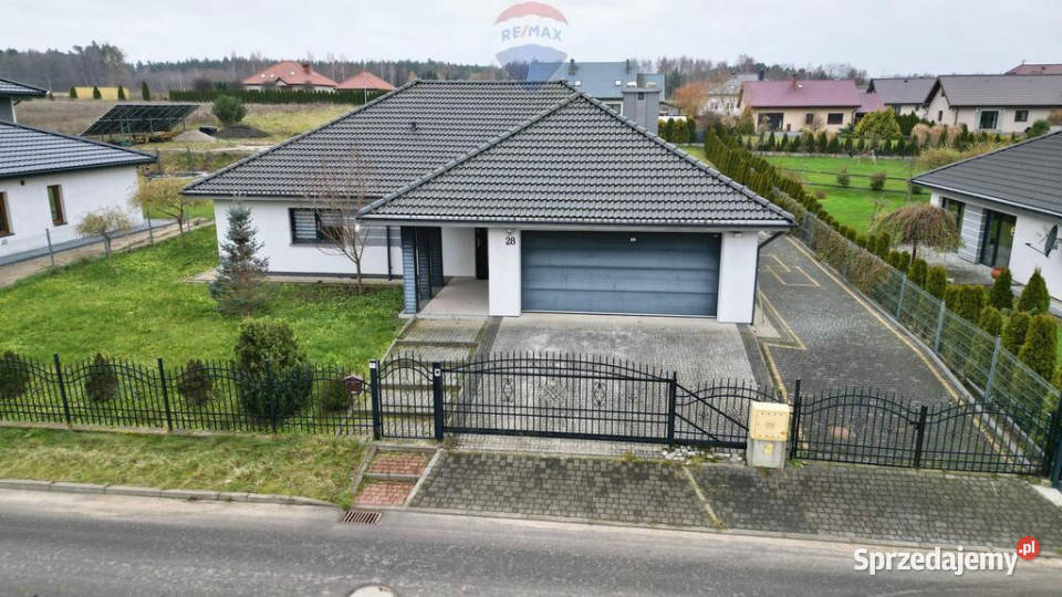 Dom jednorodzinny Bydlino asfalt pomorskie