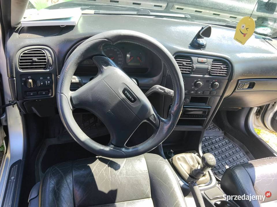 Volvo v40 18 122