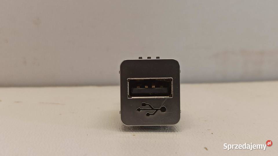 BMW 7 G11 PORT GNIAZDO USB 9368857