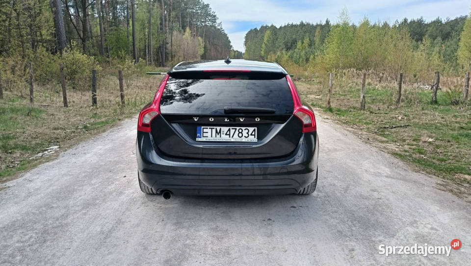 Volvo V60 model 2015 zadbane serwisowane pełna isofix łódzkie Tomaszów Mazowiecki