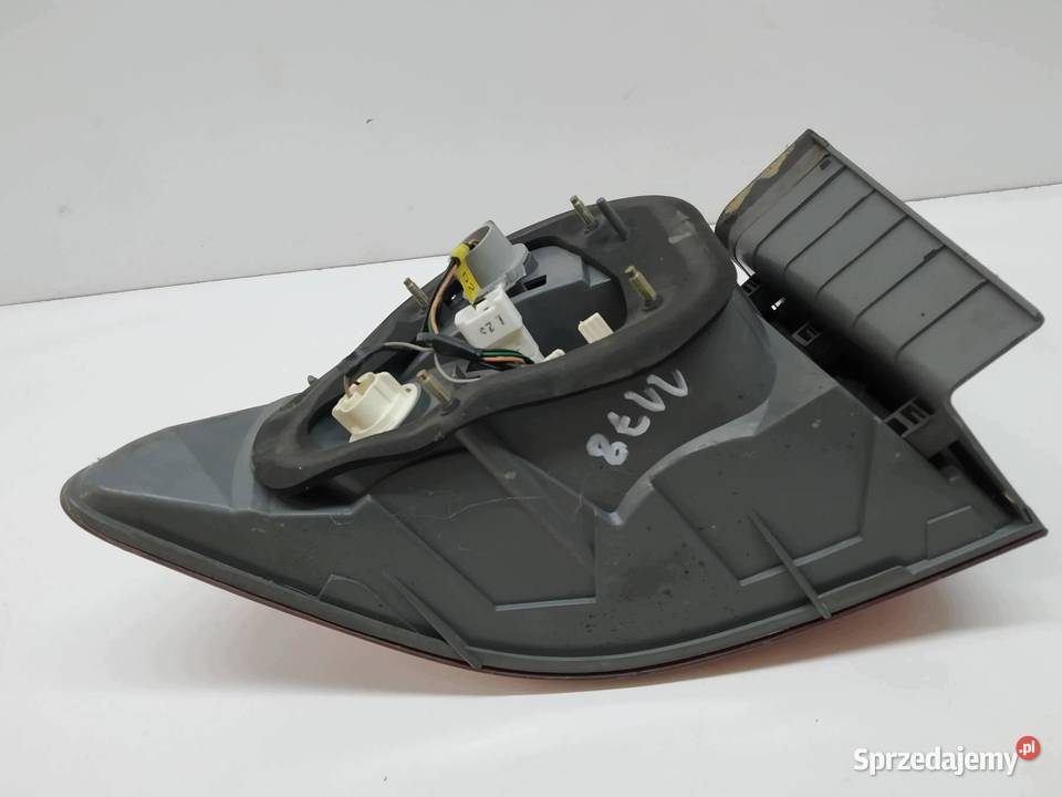LAMPA TYŁ PRAWA EU Kia Magentis II 20052010 Rok produkcji 2006 Lampy tylne