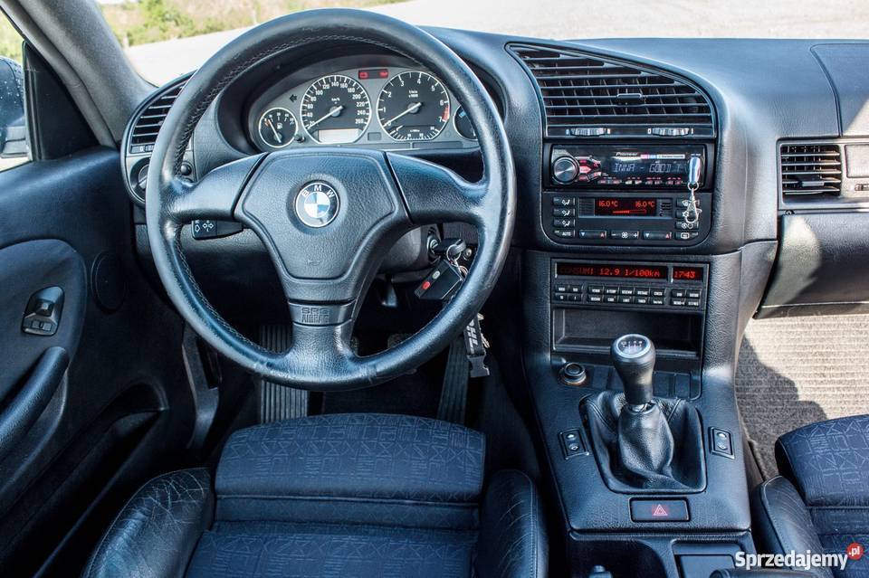 BMW e36 320I Coupe Mpakiet w rzadkim kolorze benzyna Krosno