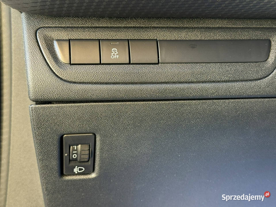 Peugeot 2008 12VTi 82 garażowany Węgrów