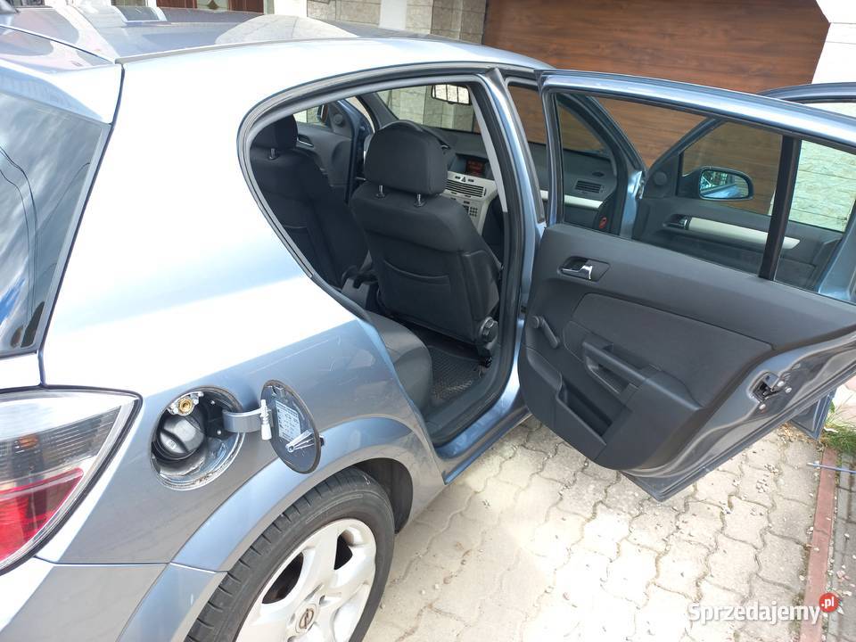 Opel Astra H benzlpg Lubicz Górny