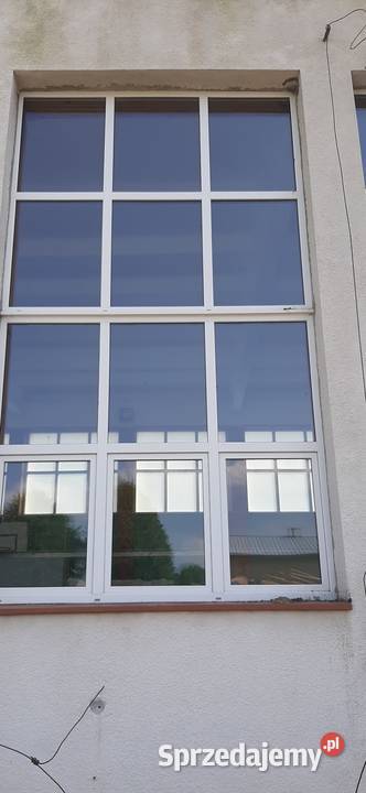 OKNA Z DEMONTAŻU HALI Czarna