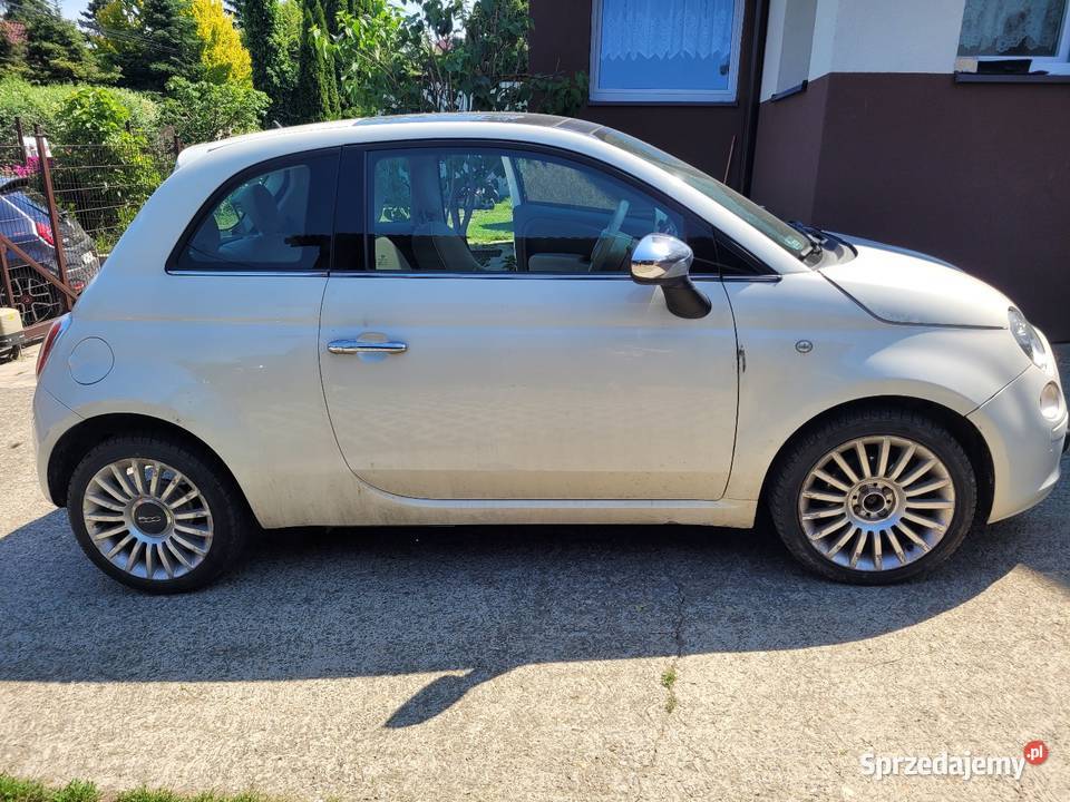 Fiat 500 jasny środek szyberdach klimatyzacja nieuszkodzony
