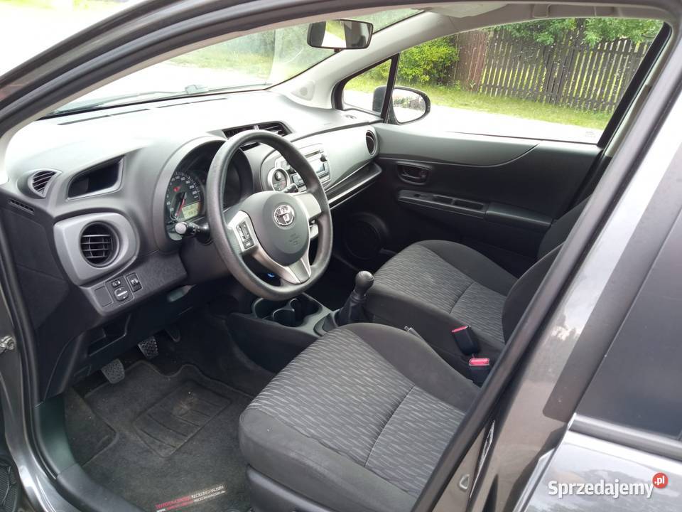 Toyota Yaris 10 benzyna 2012r klimatyzacja 97 Rok produkcji 2012 Długosiodło sprzedam