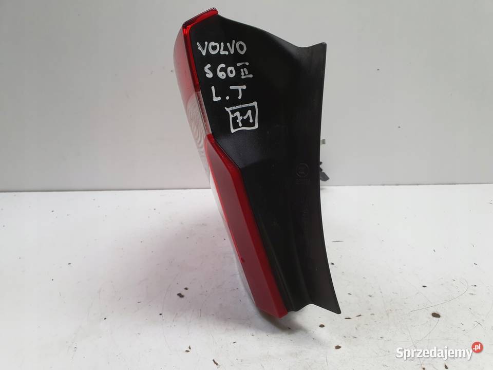 Volvo S60 II LIFT 1318r TYLNIA TYLNA LAMPA LEWA Rudka