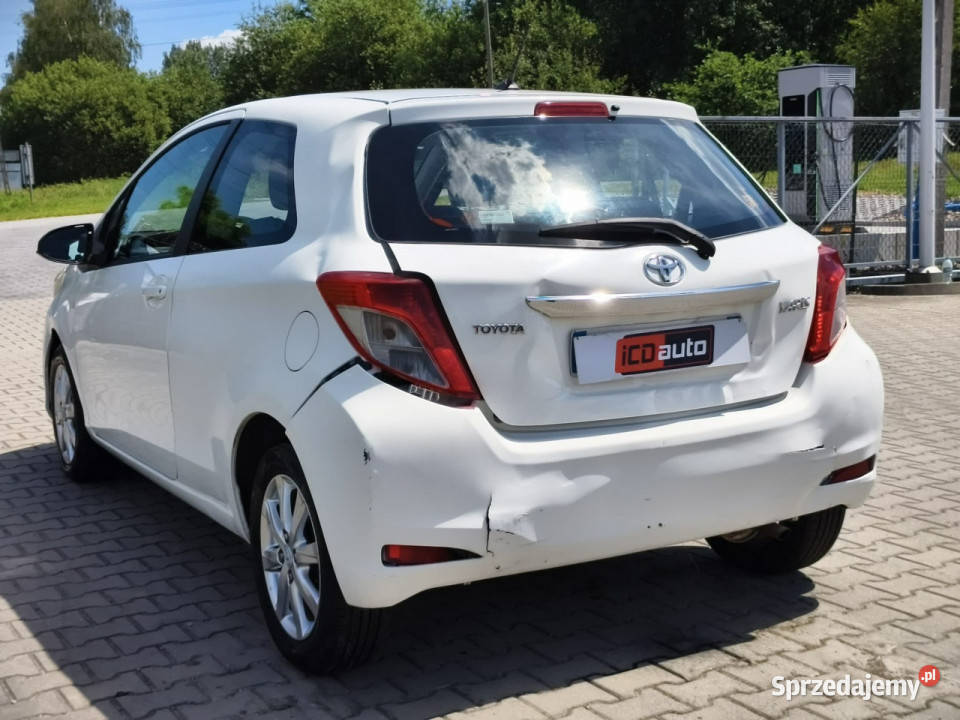 Toyota Yaris 10 benzyna 70 PORYSOWANA 998cm3