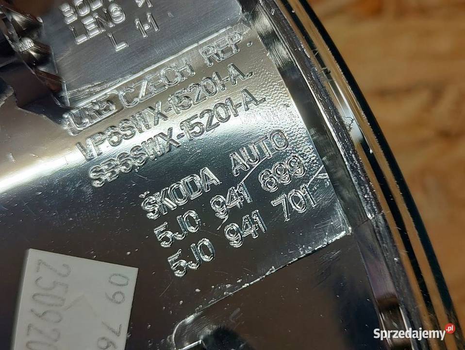 Halogen Lewy Przód Skoda Fabia II Roomster osobowe Pleszew