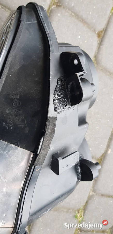 Yamaha R1 RN19 lampa prawy przód Europa 0708r