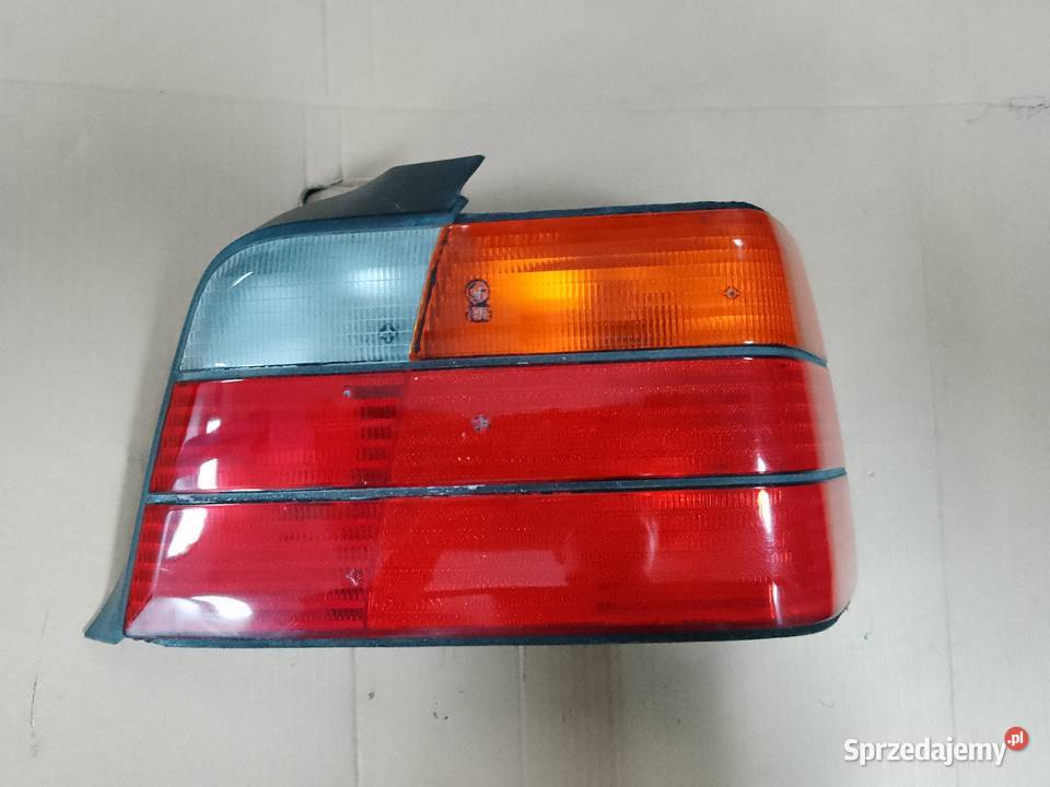 BMW E36 sedan lampa lewa prawa tylna lewy prawy pomorskie Liniewo