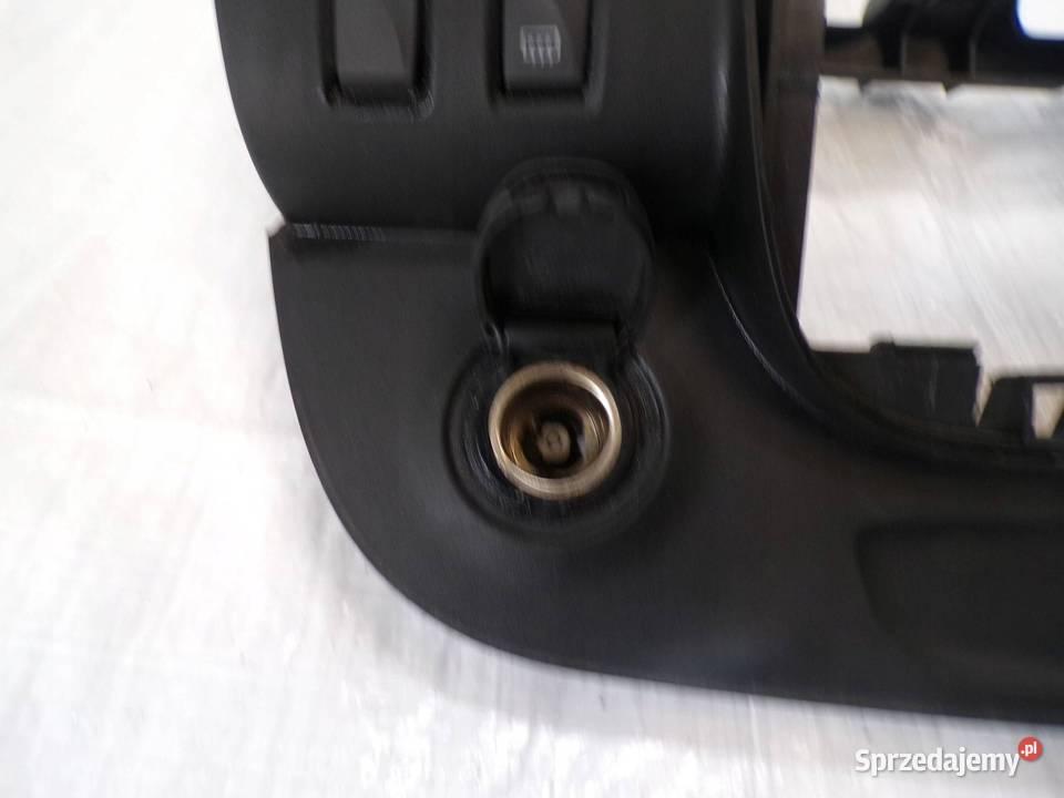 RENAULT TRAFIC III VIVARO B RAMKA ŚRODKOWA RADIA sprzedam