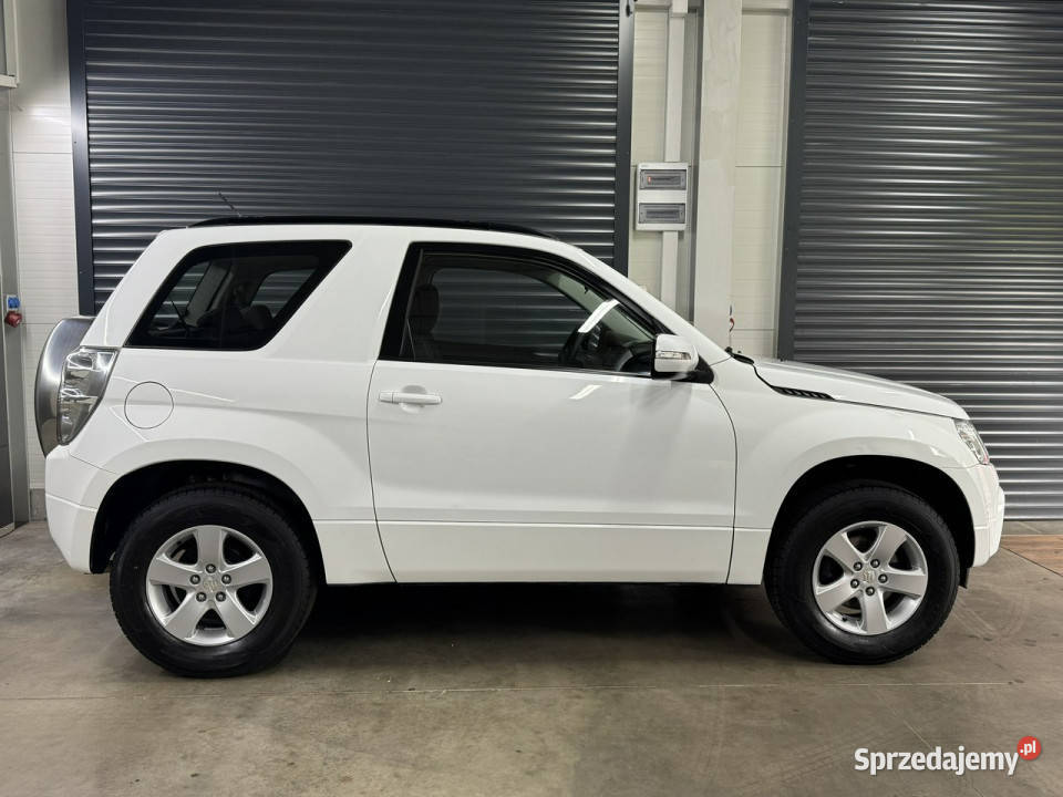 Suzuki Grand Vitara 2012 bezwypadkowa nieuszkodzony Chechło