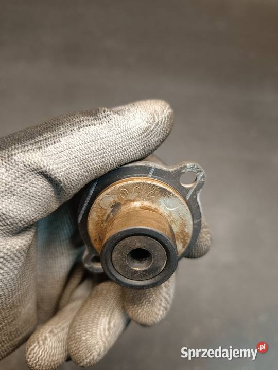 Dekielek zaślepka zawór wydechowy cylinder 4FU małopolskie Gołaczewy