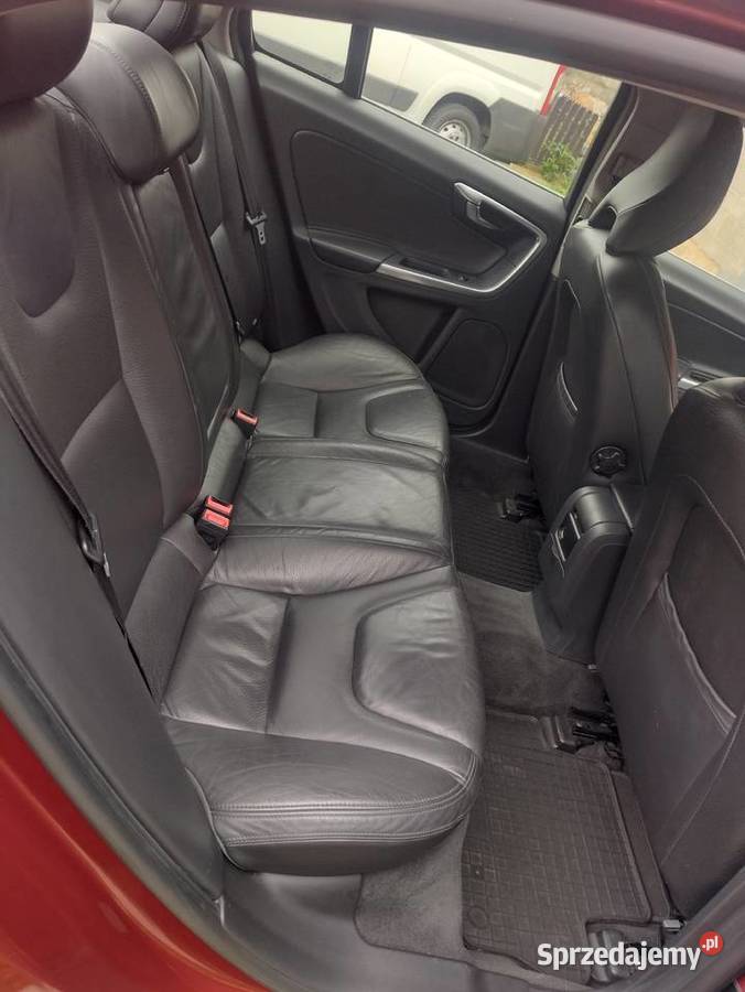 Volvo S60 limuzyna benzyna 180 garażowany Kielce