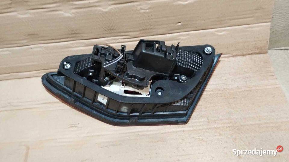 Lampa Tył W Klapę Lewa Seat Leon III 5F Lift osobowe sprzedam