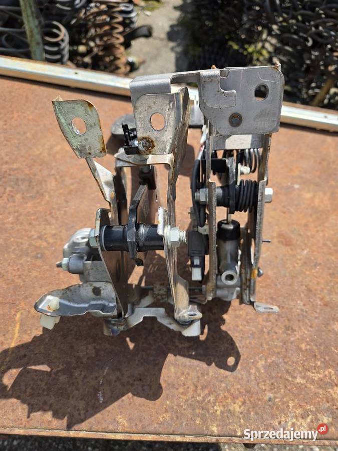 Pedały hamulca i sprzęgła Subaru outback komplet Łagów sprzedam