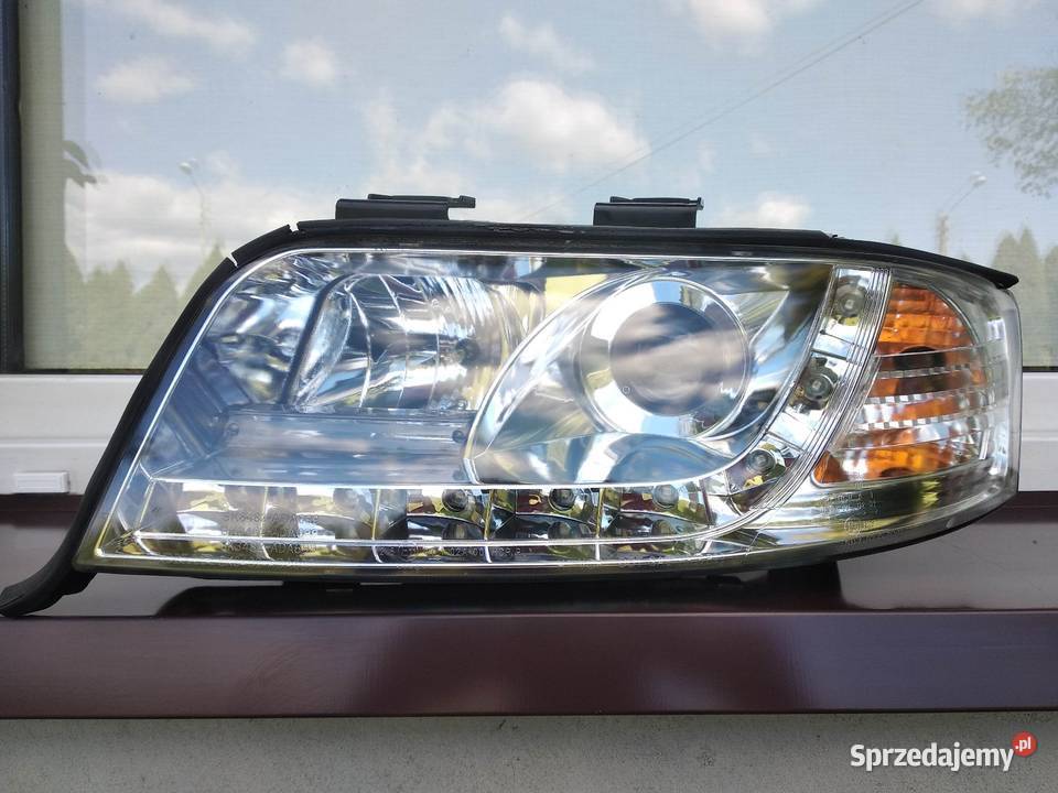 Audi A6 C5 LIFT lampy przednie reflektory prawa Lampy przednie Sieradz