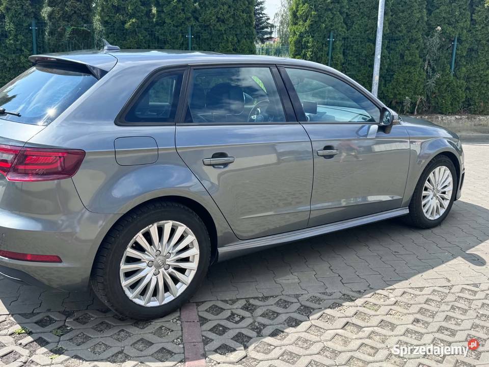 Audi A3 etron 2016r Błonie