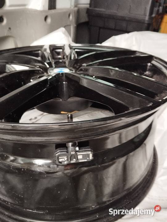 Alufelgi 17 DEZENT TR Black 5x112 do BMW Seria 1 Samochodowe