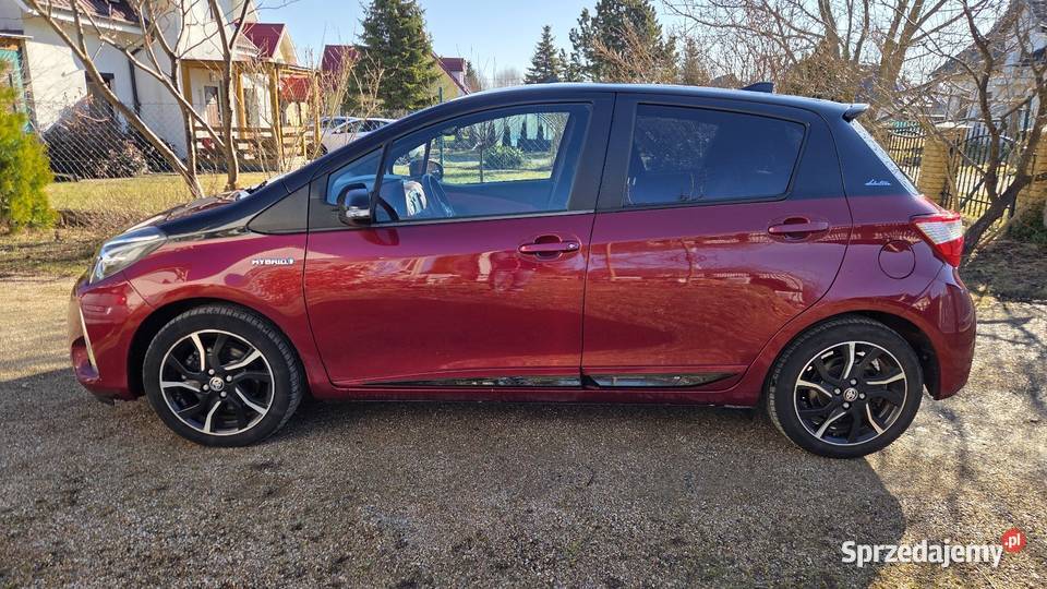 Toyota Yaris Hybryda Najbogatsza Wersja światła przeciwmgielne pomorskie Gdańsk