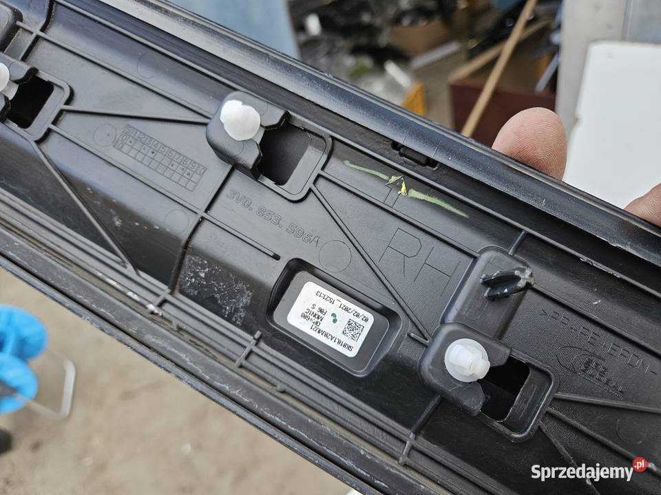 SKODA SUPERB III 3 3V0 LISTWA DRZWI PRAWY TYŁ Międzychód