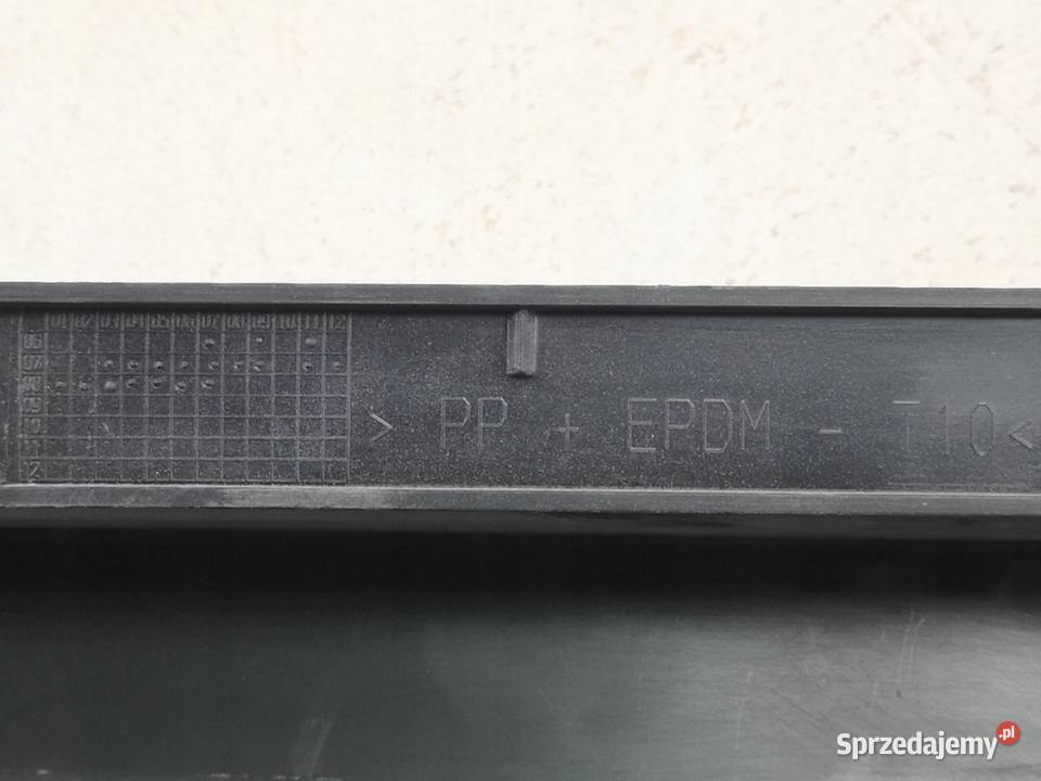 NAKŁADKA PROGOWA PRAWA VOLVO V50 20042012