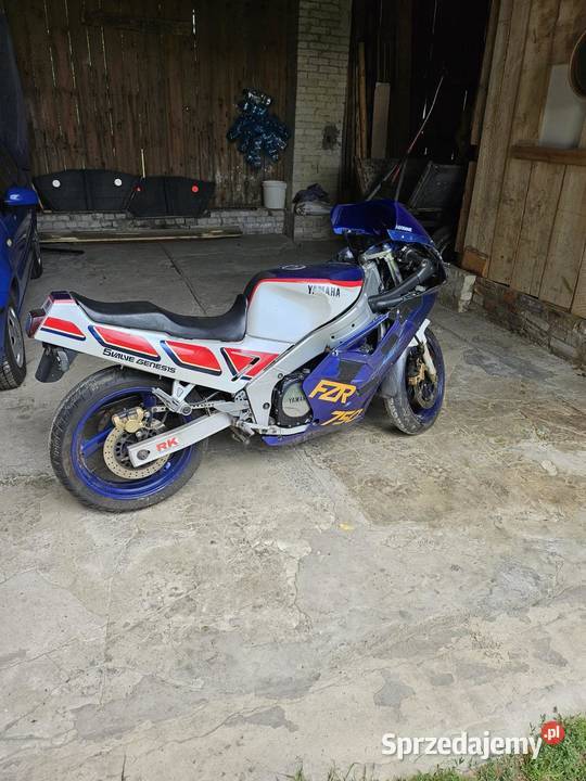 Yamaha FZR 750 Potoczek