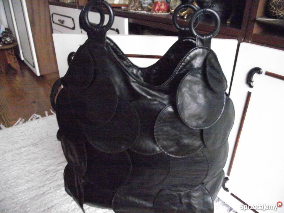 WŁOSKA CZARNA TOREBKA Z NATURALNEJ SKÓRY Piła