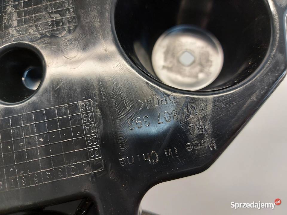 Cupra Tavascan 11H 2025 mocowanie ślizg lewy tył osobowe