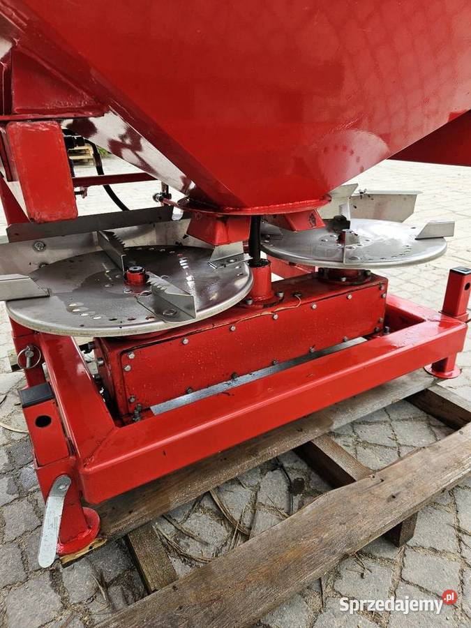 Rozsiewacz nawozów 800l SPECAGRO Wirax Altro