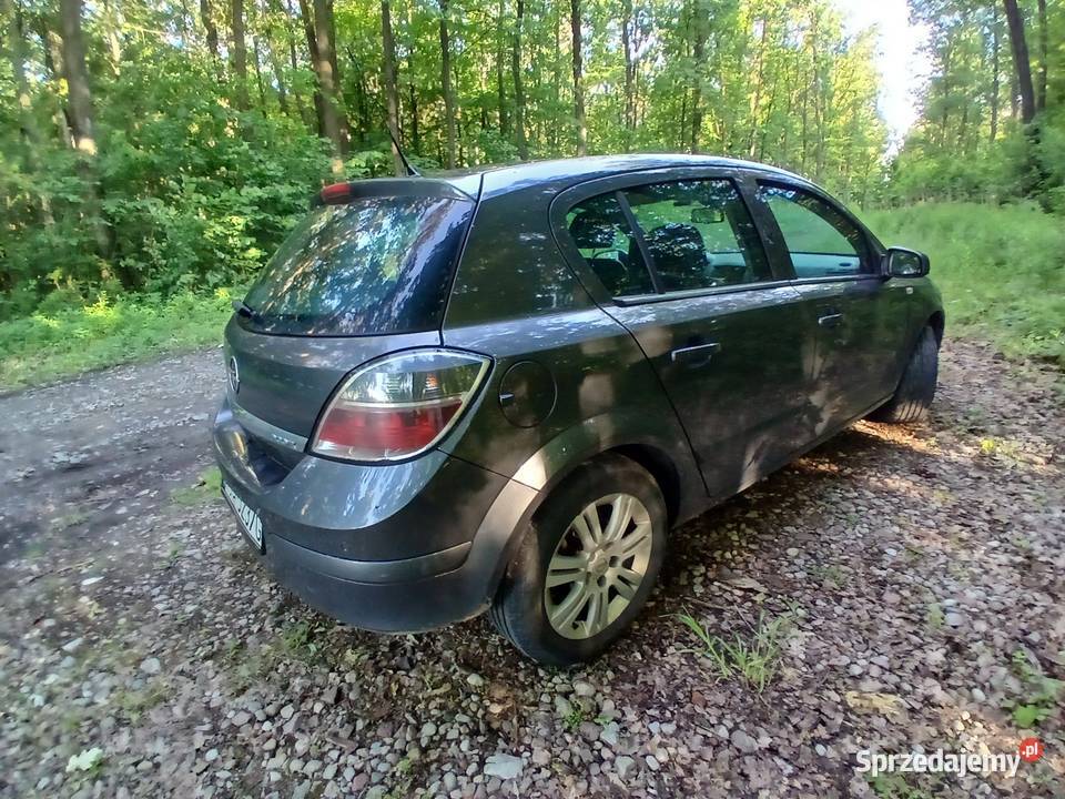 Opel Astra Hatchback 17 cdti 2009 r manualna