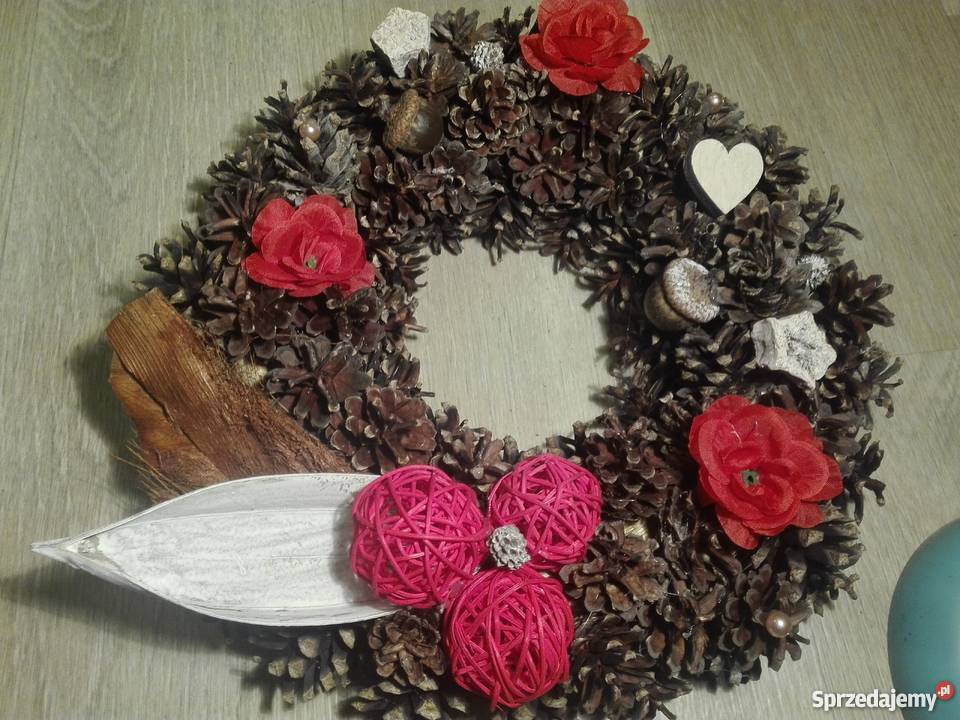 Wianek z szyszek na wszystkich swietych Głuchołazy