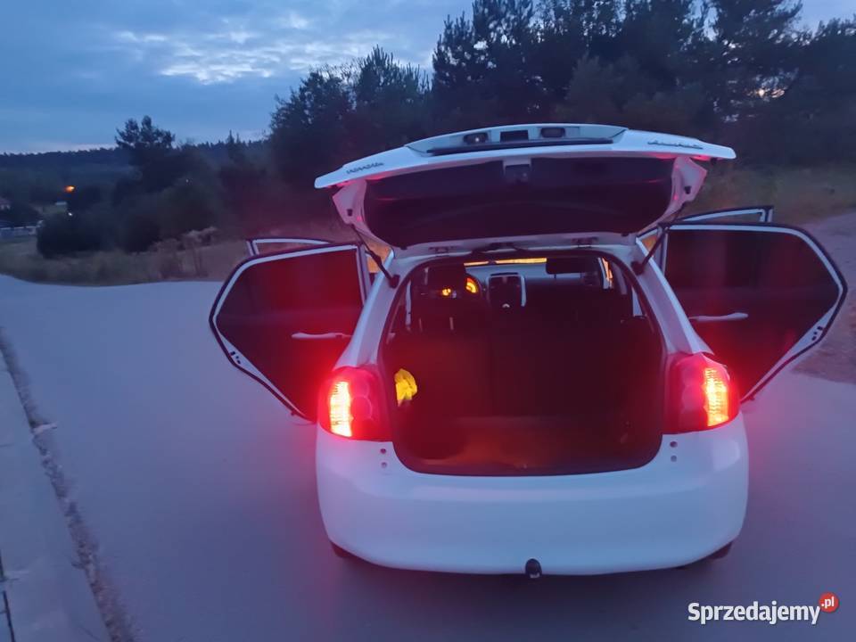 Toyota NIE DO ZDARCIA Auris dopieszczona bestia garażowany Niestachów