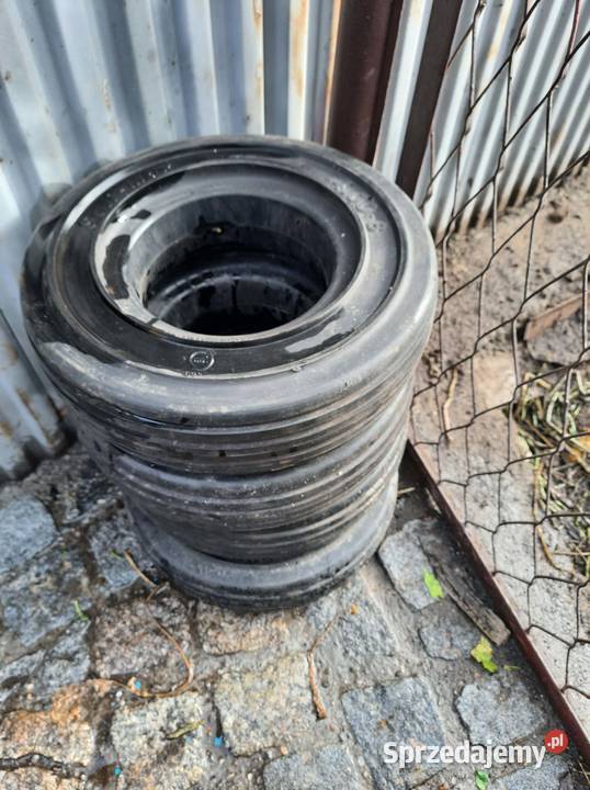 Opona do wózka widłowego 400 8 RIM 3 Bucze
