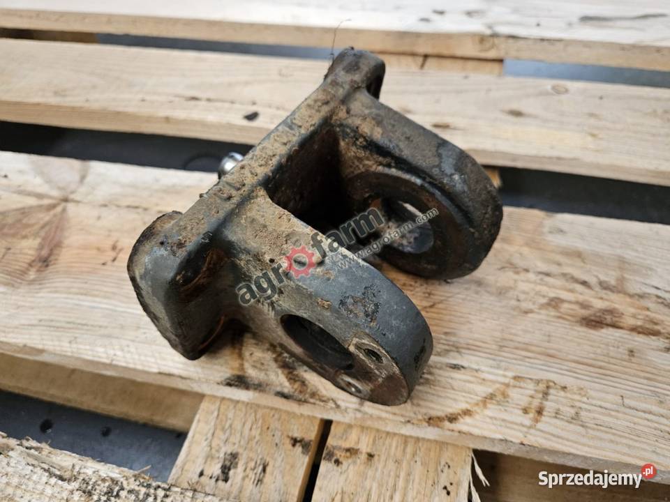 Uchwyt siłownika FWD Massey Ferguson 7616 7480 sprzedam