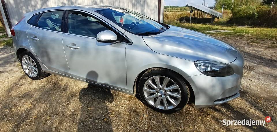 Volvo v40 oryginał lakier hak 2 komplety kół Jędrzejów sprzedam