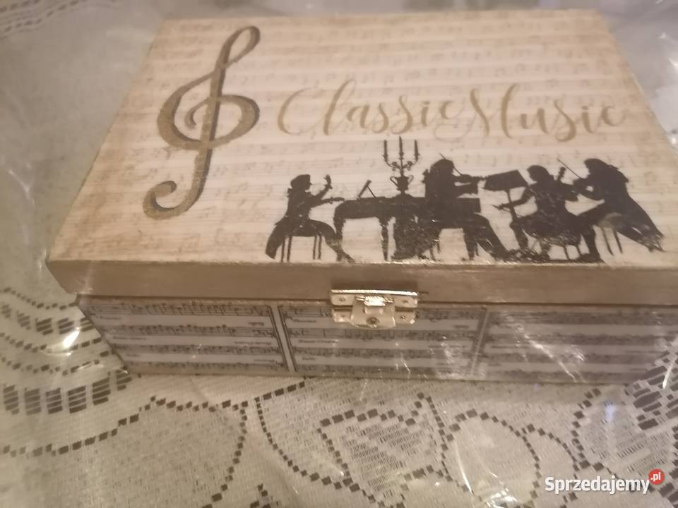 szkatułka świecznik muzyka kultura wielokolorowy Sierpc