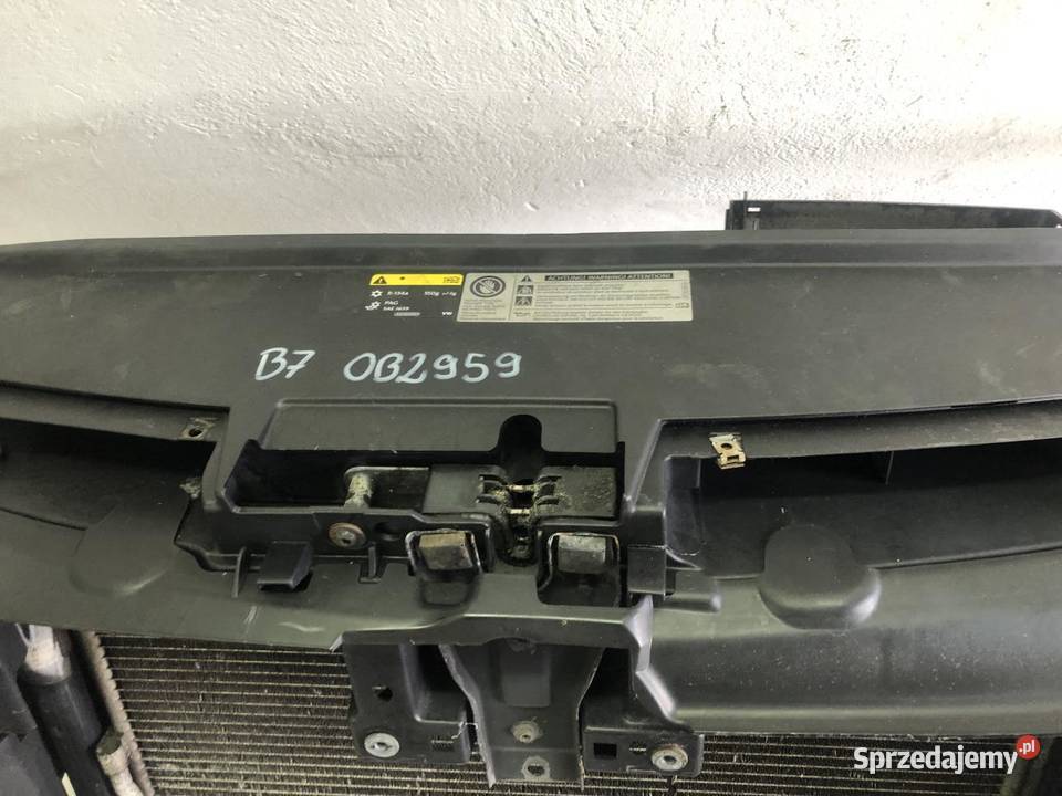 PAS PRZEDNI CHŁODNICE VW PASSAT B7 20TDI