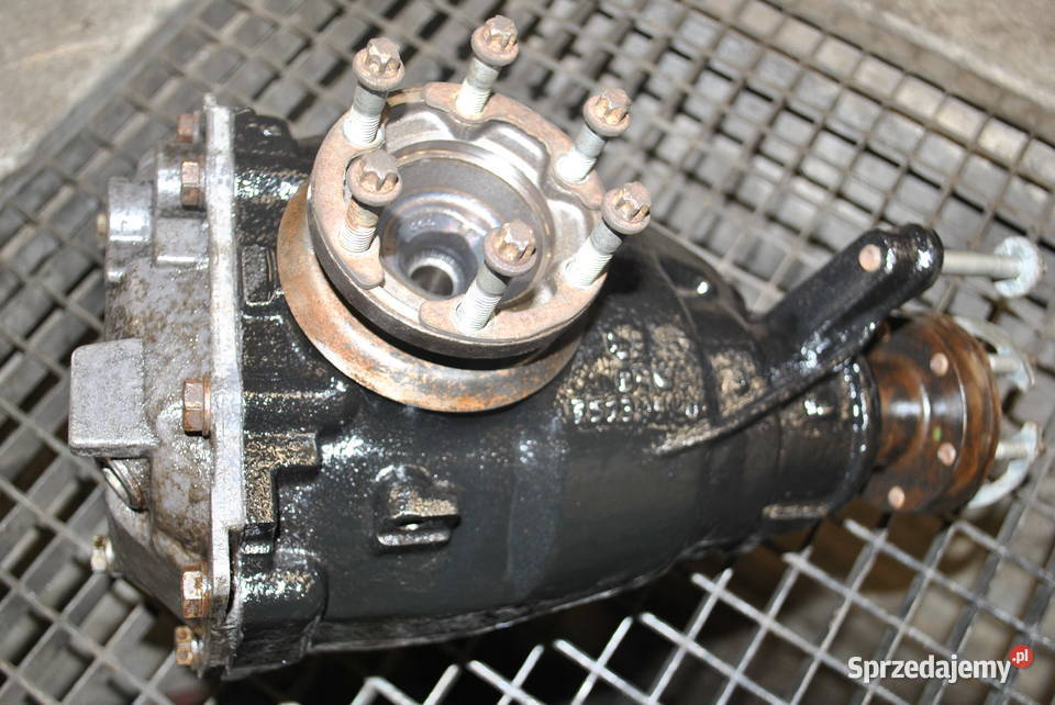 Most tylny BMW E60 E61 520d 523i 525i 525xi 528i Poręba