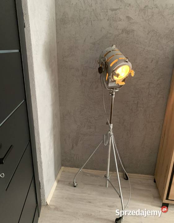 Vintage loft PRL lampa teatralno filmowa 1963r