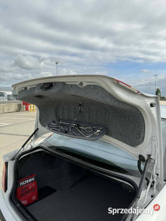 Sprzedam BMW E49 19 benzyna w stanie Rok produkcji 1998 Gorzów Wielkopolski